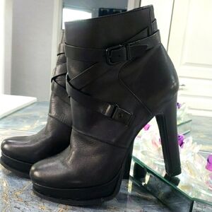 Gianni Bini Booties 9.5